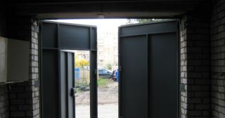 Купить гаражные ворота распашные Первоуральск, цена от 3836 руб.