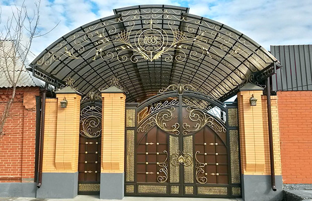 Купить или заказать ворота для дома с навесом - стильные и надежные решения для вашего участка в Первоуральске от 41577 руб | ВоротМастер-Прв